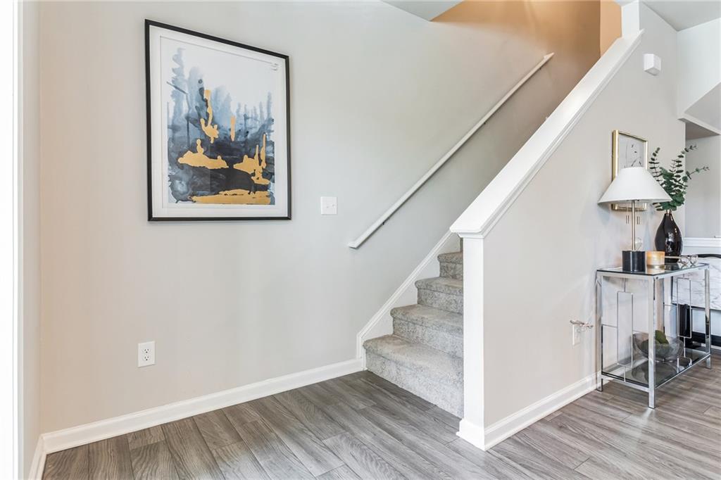 3123 Meadowstone Lane Southwest Atlanta, GA 30331 - Photo 4 of 18