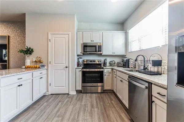 $2,800 | 3123 Meadowstone Lane Southwest, Atlanta, GA 30331