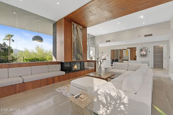 $3,275,000 | 5905 North Echo Canyon Lane, Phoenix, AZ 85018
