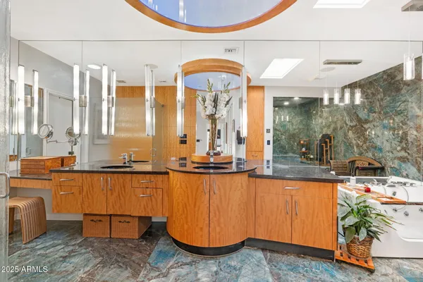 $3,275,000 | 5905 North Echo Canyon Lane, Phoenix, AZ 85018