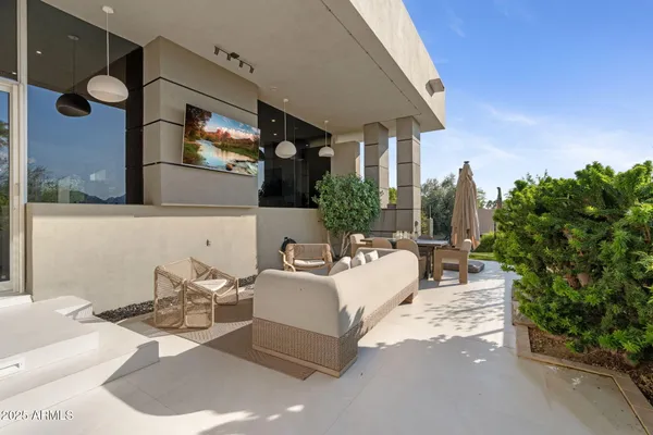 $3,275,000 | 5905 North Echo Canyon Lane, Phoenix, AZ 85018