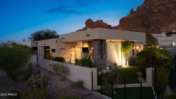 $3,275,000 | 5905 North Echo Canyon Lane, Phoenix, AZ 85018