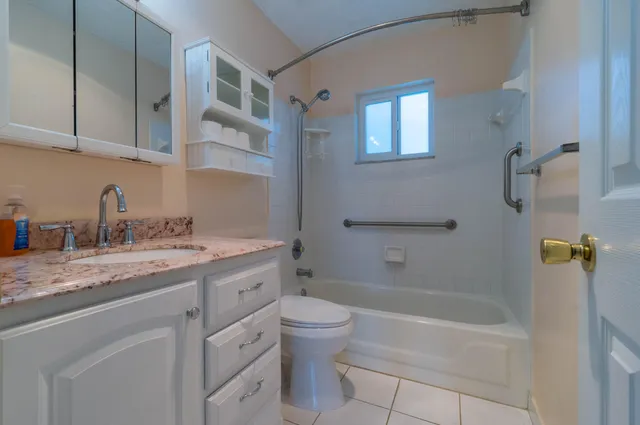 $2,200 | 2391 Southwest 13th Terrace, Boynton Beach, FL 33426