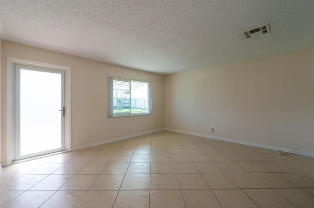 $2,200 | 2391 Southwest 13th Terrace, Boynton Beach, FL 33426
