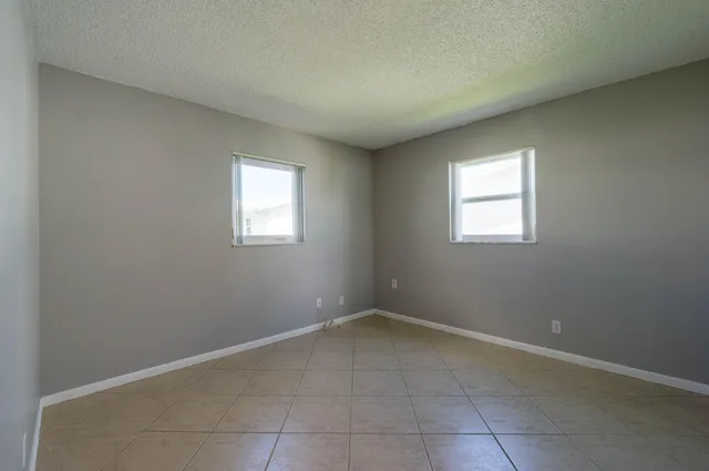 $2,200 | 2391 Southwest 13th Terrace, Boynton Beach, FL 33426