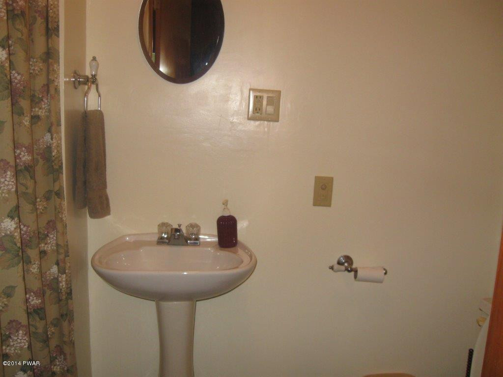 341 Butternut Road Newfoundland, PA 18445 - Photo 25 of 29