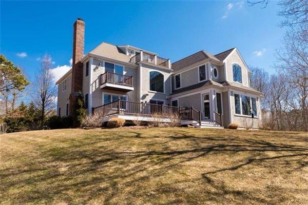 47 Sea Marsh Road Barnstable, MA 02632 - Photo 1 of 20