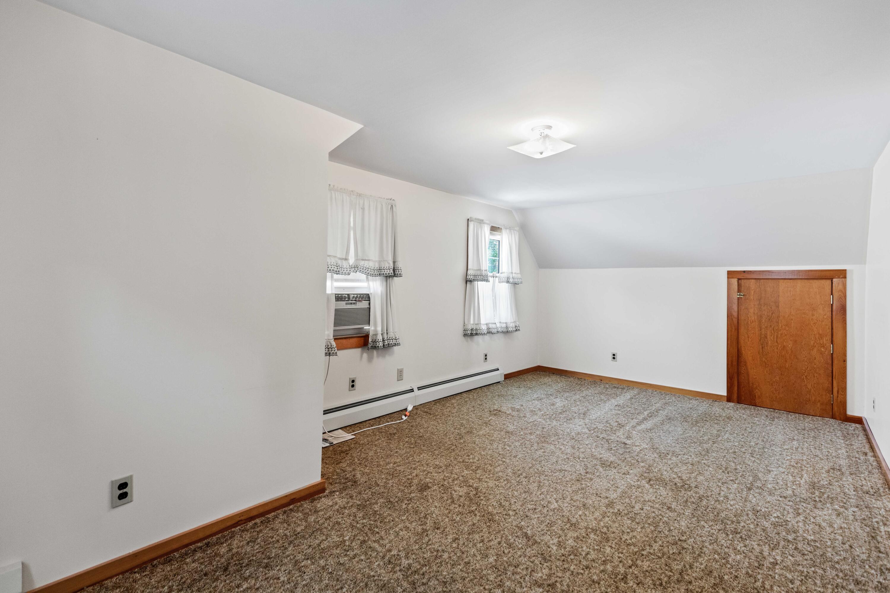 2 King Street Springvale, ME 04083 - Photo 17 of 33 2KingStreetSpringvale_014