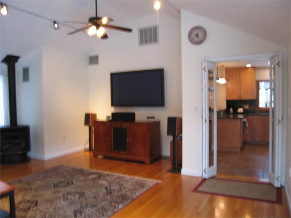 33 Roslyn Road Newton, MA 02468 - Photo 13 of 28