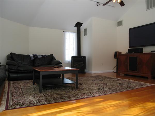 33 Roslyn Road Newton, MA 02468 - Photo 14 of 28
