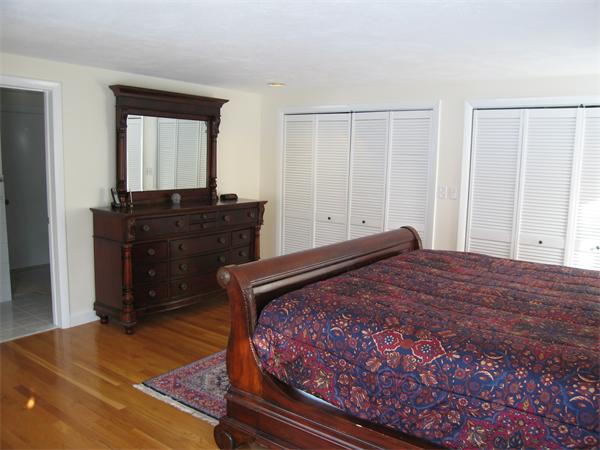 33 Roslyn Road Newton, MA 02468 - Photo 16 of 28