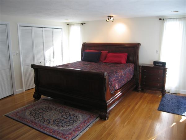 33 Roslyn Road Newton, MA 02468 - Photo 17 of 28