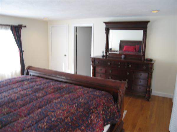 33 Roslyn Road Newton, MA 02468 - Photo 19 of 28