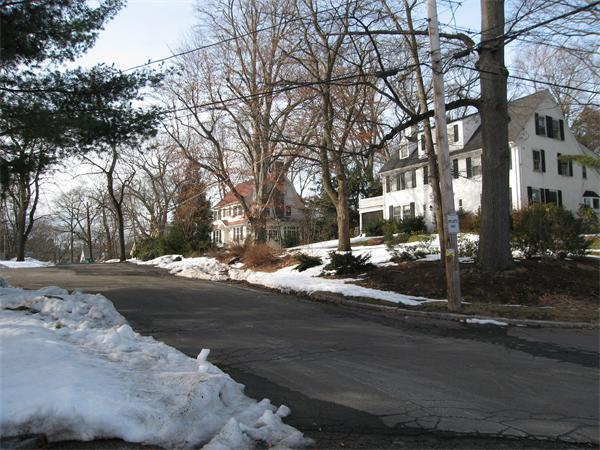33 Roslyn Road Newton, MA 02468 - Photo 2 of 28