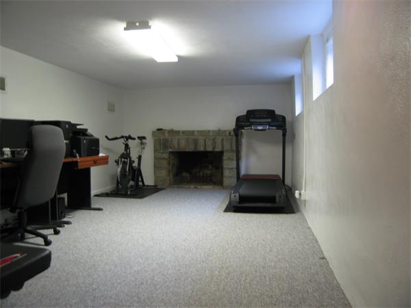 33 Roslyn Road Newton, MA 02468 - Photo 25 of 28