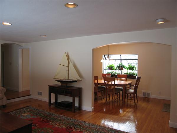 33 Roslyn Road Newton, MA 02468 - Photo 7 of 28