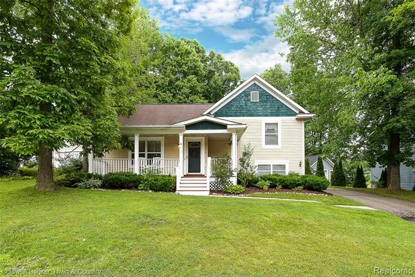 $299,900 | 411 Springwell Lane, Howell, MI 48843