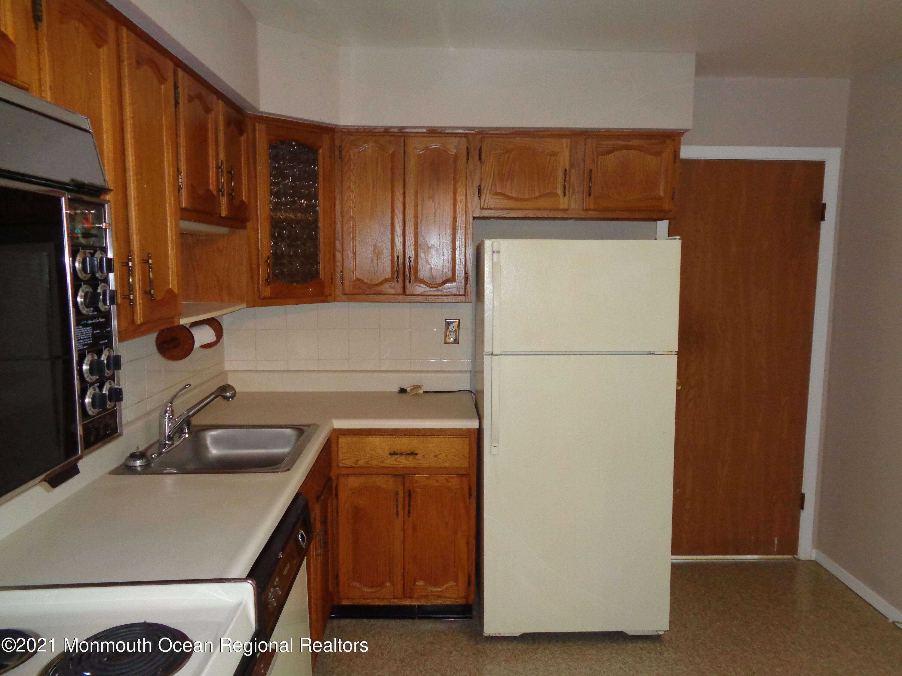 5 Amesbury Road Whiting, NJ 08759 - Photo 5 of 19 a utility room with dryer and washer