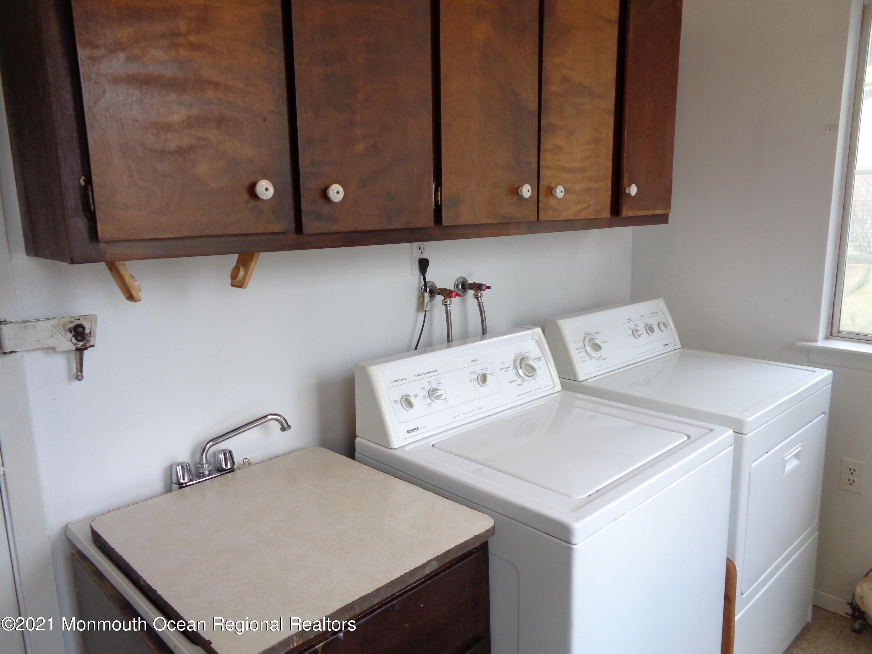 5 Amesbury Road Whiting, NJ 08759 - Photo 9 of 19 a utility room with dryer and washer