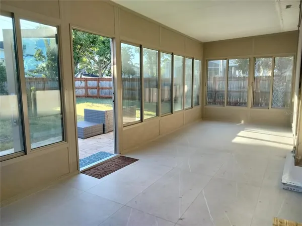 $2,850 | 351 Davenport Avenue Northeast, St. Petersburg, FL 33702