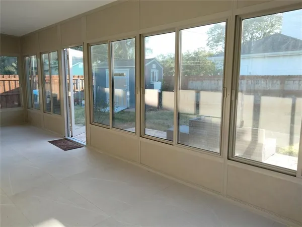 $2,850 | 351 Davenport Avenue Northeast, St. Petersburg, FL 33702