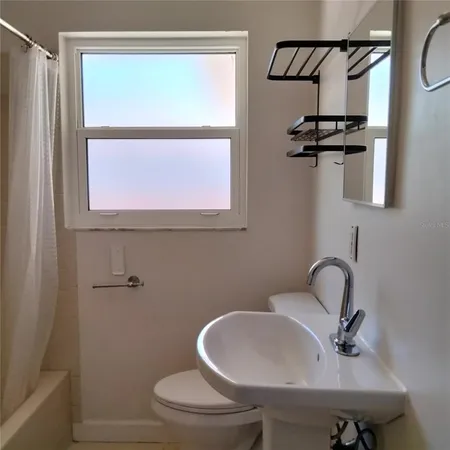 $2,850 | 351 Davenport Avenue Northeast, St. Petersburg, FL 33702