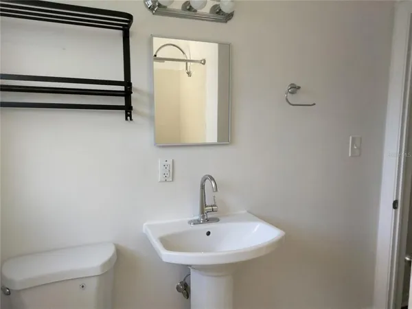 $2,850 | 351 Davenport Avenue Northeast, St. Petersburg, FL 33702