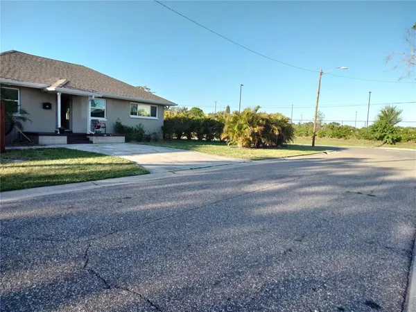 $2,850 | 351 Davenport Avenue Northeast, St. Petersburg, FL 33702