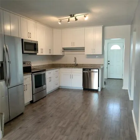 $2,850 | 351 Davenport Avenue Northeast, St. Petersburg, FL 33702