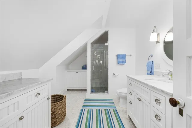 $3,250 | 8 Brenton Road, Unit 3, Newport, RI 02840