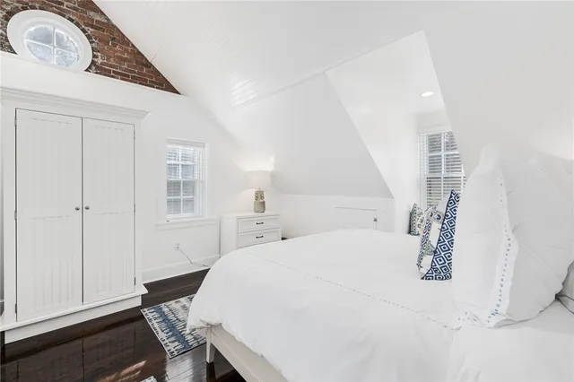 $3,250 | 8 Brenton Road, Unit 3, Newport, RI 02840