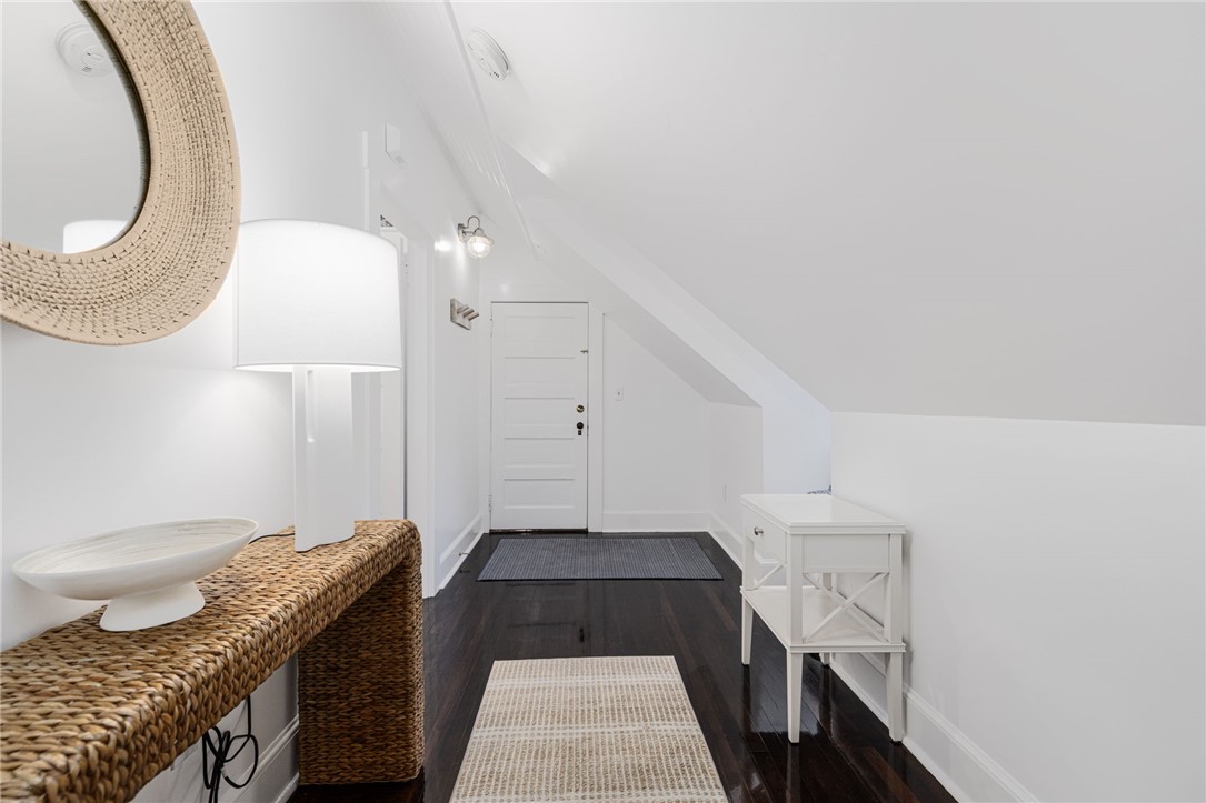 8 Brenton Road, Unit 3 Newport, RI 02840 - Photo 2 of 21