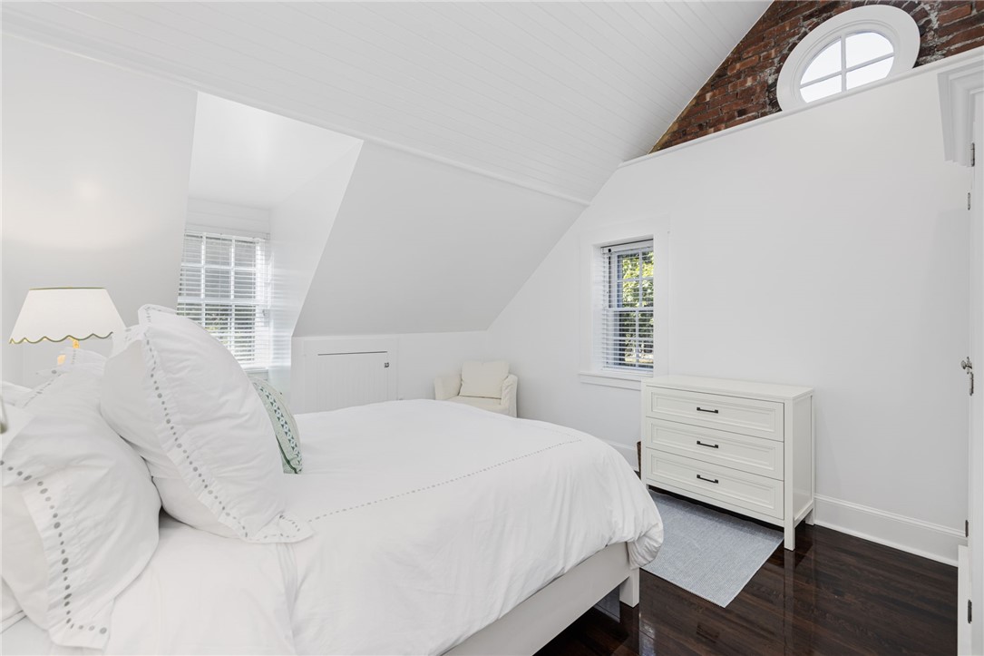 8 Brenton Road, Unit 3 Newport, RI 02840 - Photo 4 of 21