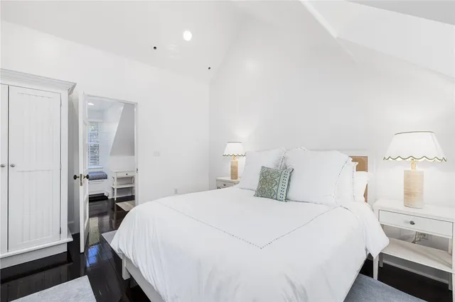 $3,250 | 8 Brenton Road, Unit 3, Newport, RI 02840