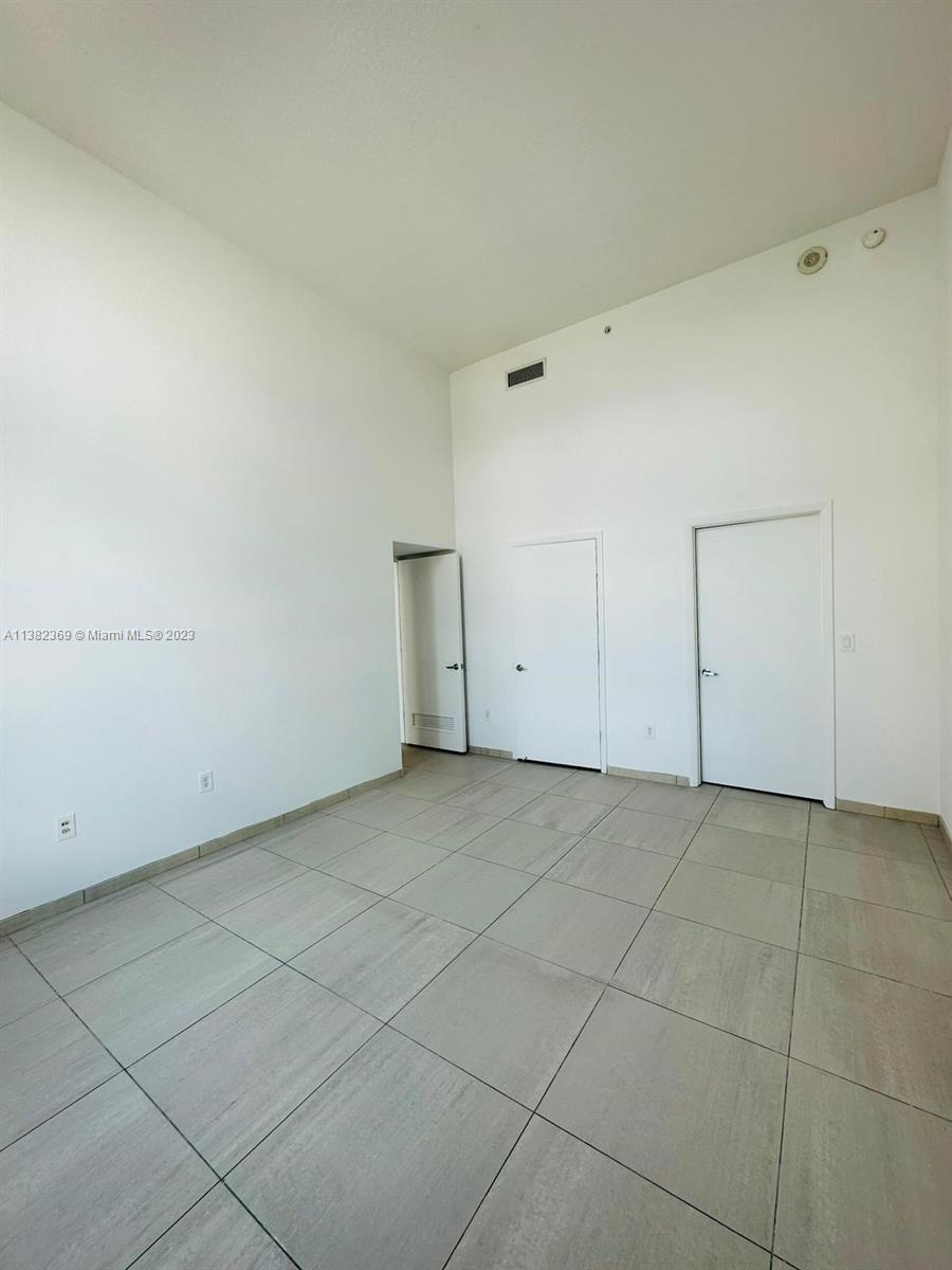 Edgewater Miami, FL 33132 - Photo 17 of 25 a view of an empty room