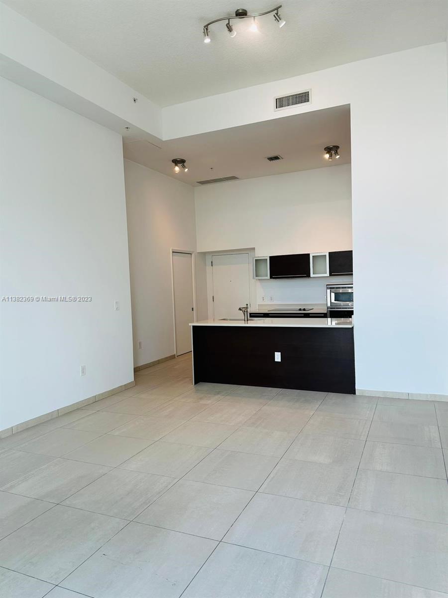 Edgewater Miami, FL 33132 - Photo 8 of 25 a view of an empty room