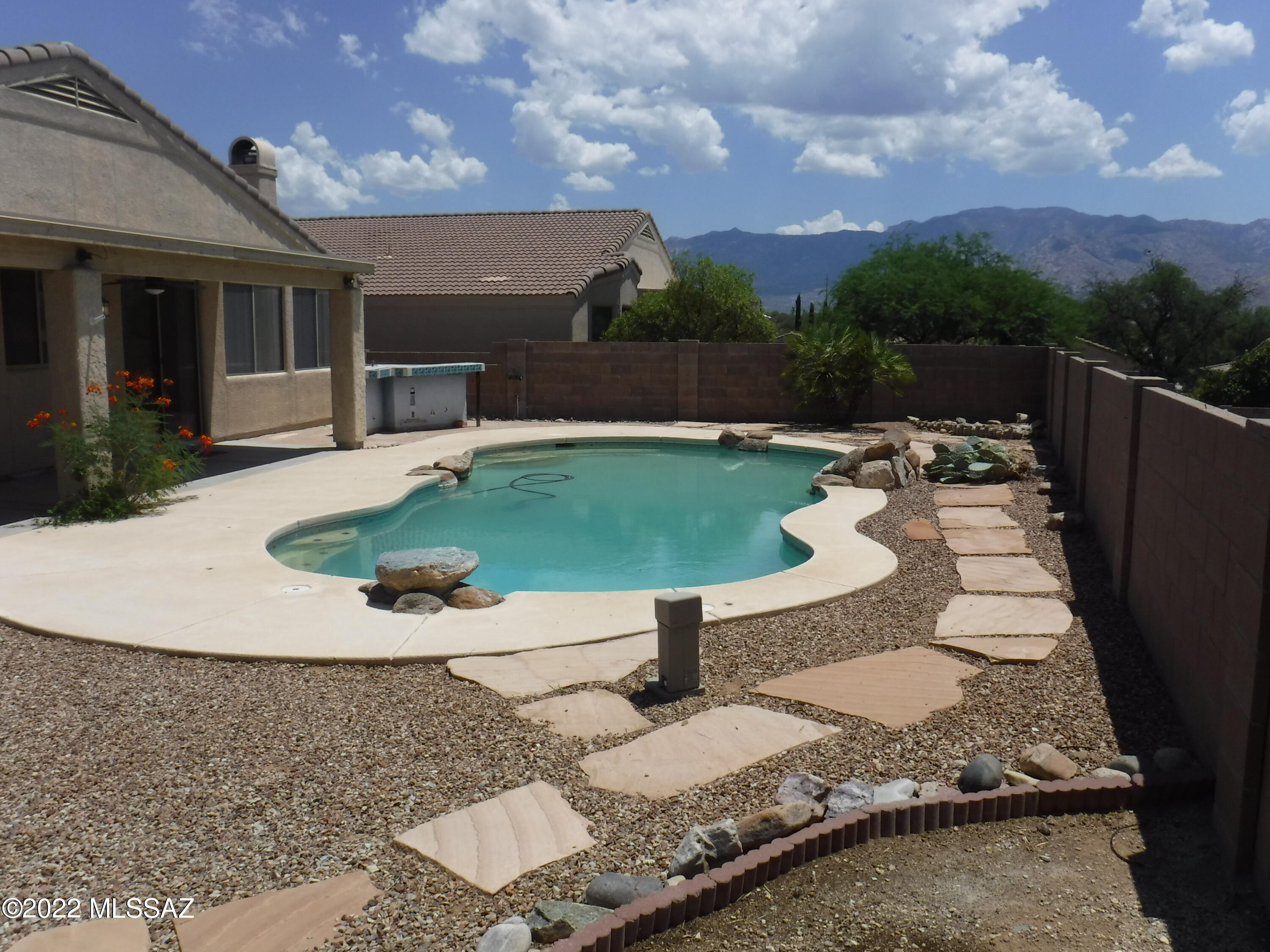 317 West Plateau Road Oro Valley, AZ 85737 - Photo 30 of 40