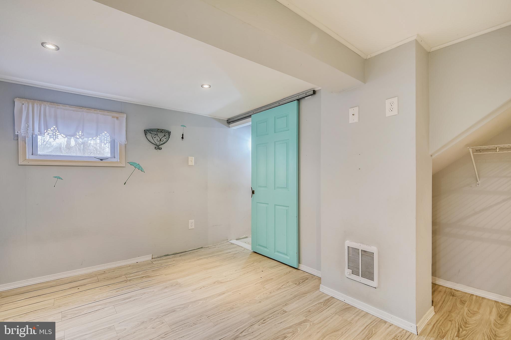 8540 Dogwood Road Baltimore, MD 21244 - Photo 12 of 36