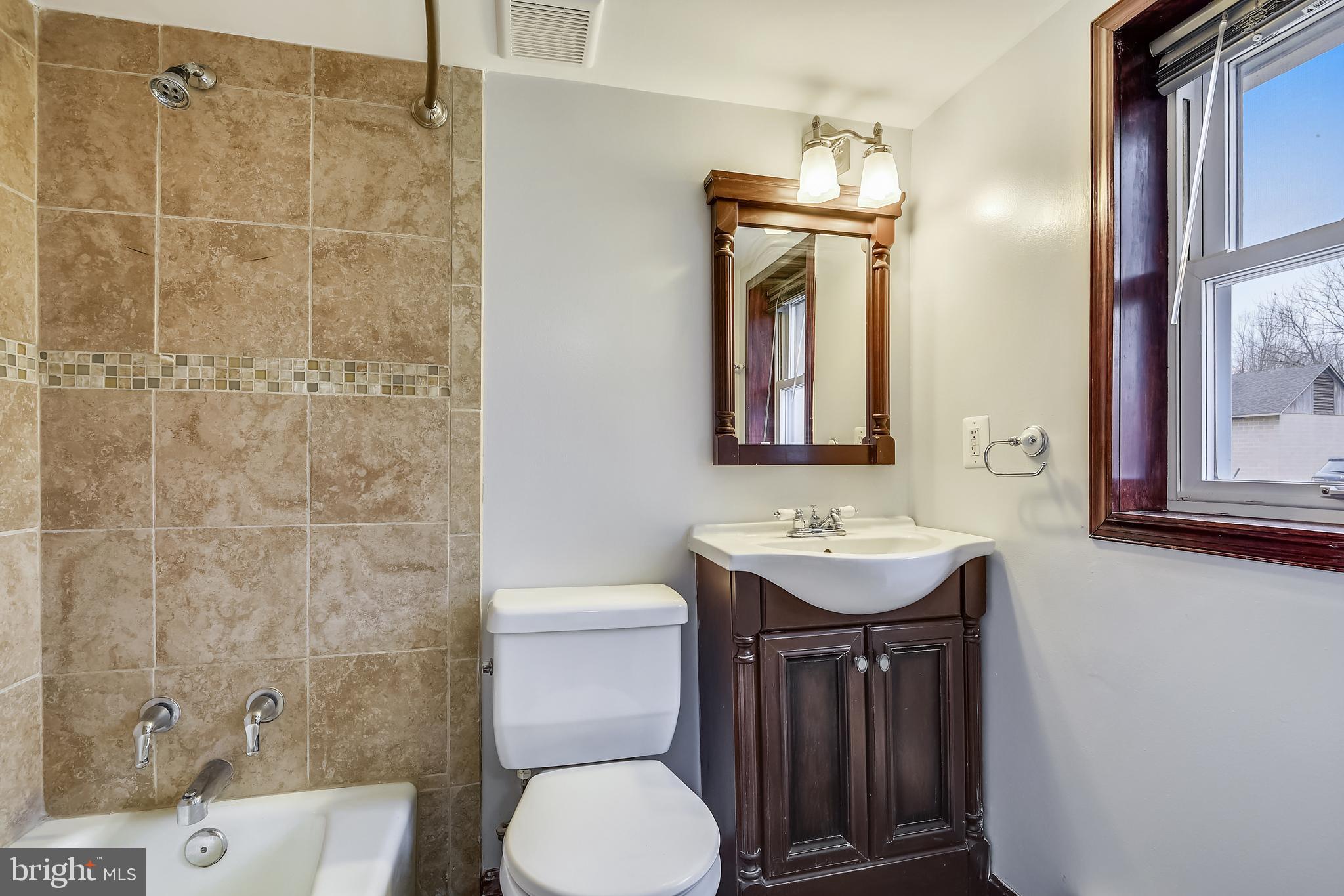8540 Dogwood Road Baltimore, MD 21244 - Photo 14 of 36