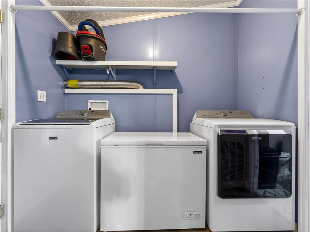 13051 Cherokee Road Sanger, TX 76266 - Photo 27 of 40 Full size laundry utility room