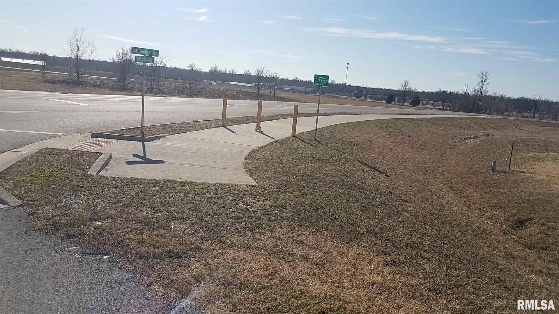 4 North Frontage Road Carterville, IL 62918 - Photo 2 of 2 a view of a terrace