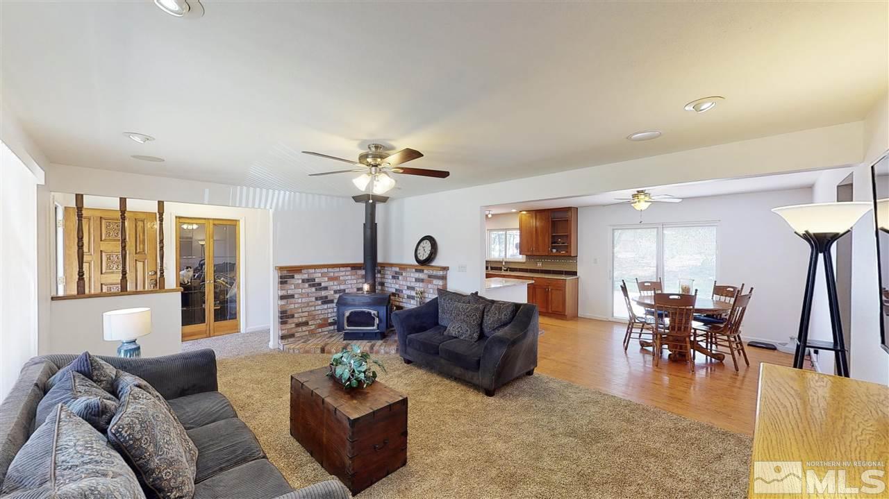 11675 Mistletoe Street Reno, NV 89506 - Photo 4 of 38 Photo 4
