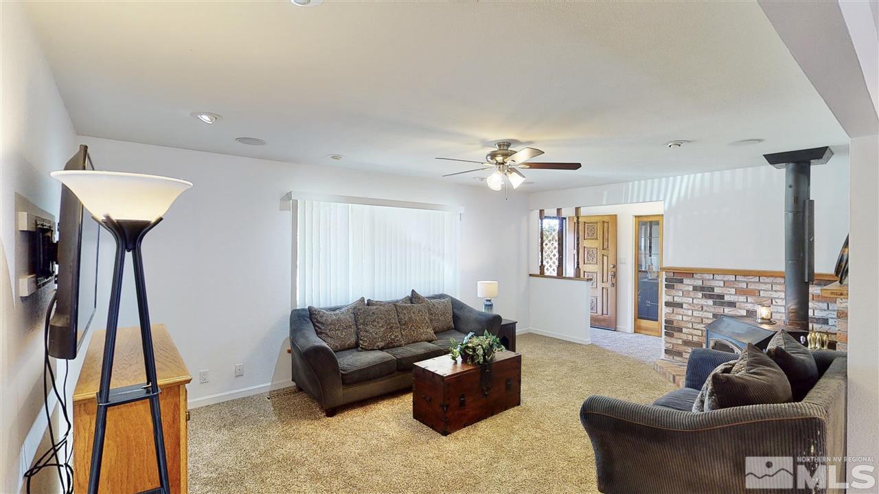 11675 Mistletoe Street Reno, NV 89506 - Photo 5 of 38 Photo 5