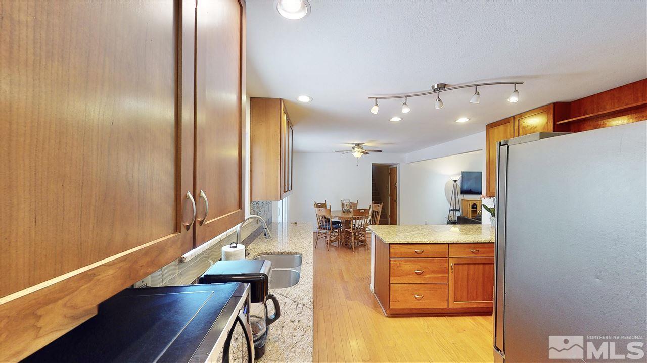 11675 Mistletoe Street Reno, NV 89506 - Photo 9 of 38 Photo 9