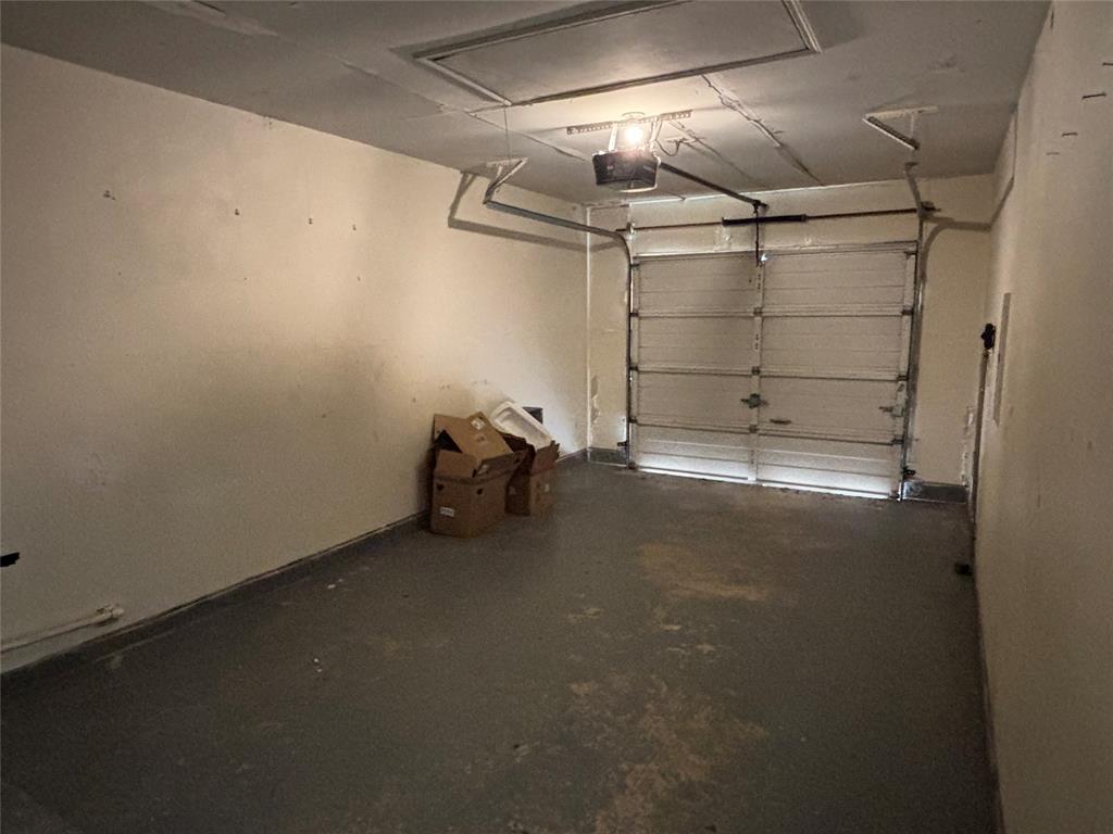2313 Foot Hill Road McKinney, TX 75072 - Photo 11 of 13 Garage