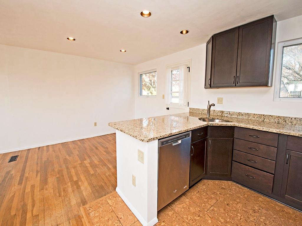 929 Lindsay Road Carnegie, PA 15106 - Photo 8 of 22 Gallery Image 8