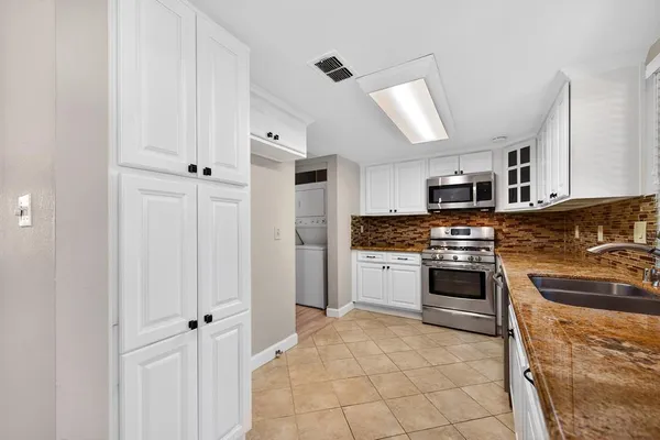 $329,000 | 3275 Vía Grande, Sacramento, CA 95825