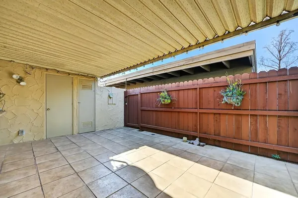 $329,000 | 3275 Vía Grande, Sacramento, CA 95825