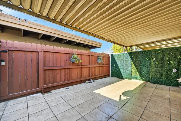 $329,000 | 3275 Vía Grande, Sacramento, CA 95825