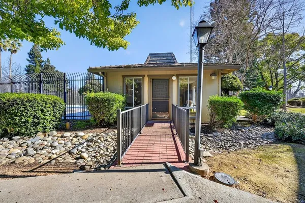 $329,000 | 3275 Vía Grande, Sacramento, CA 95825